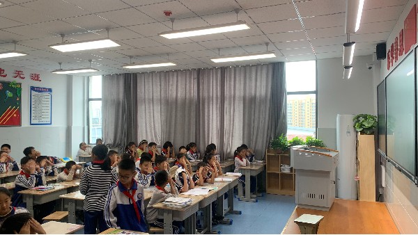 為孩子點(diǎn)亮未來(lái)｜維格教育照明以"好房子"標(biāo)準(zhǔn)打造健康護(hù)眼光環(huán)境