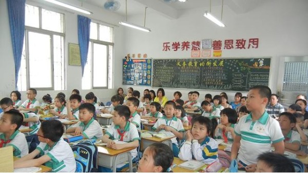 注意!!護(hù)眼健康的教室照明，不能一味追求高照度~